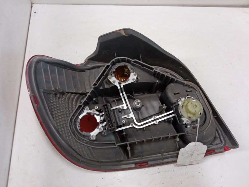 Recambio de piloto trasero derecho para toyota yaris (_p1_) 1.3 (scp12_, scp13_) referencia OEM IAM   