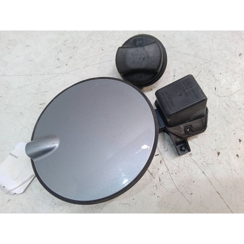 Recambio de tapa exterior combustible para opel corsa d (s07) 1.4 (l08, l68) referencia OEM IAM   