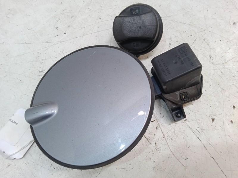Recambio de tapa exterior combustible para opel corsa d (s07) 1.4 (l08, l68) referencia OEM IAM   