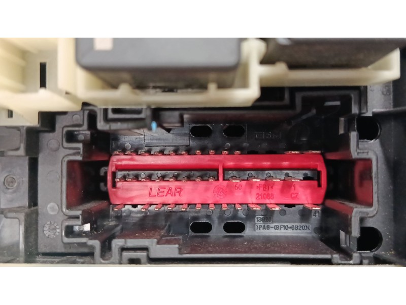 Recambio de caja reles / fusibles para ford focus iii turnier 1.0 ecoboost referencia OEM IAM   