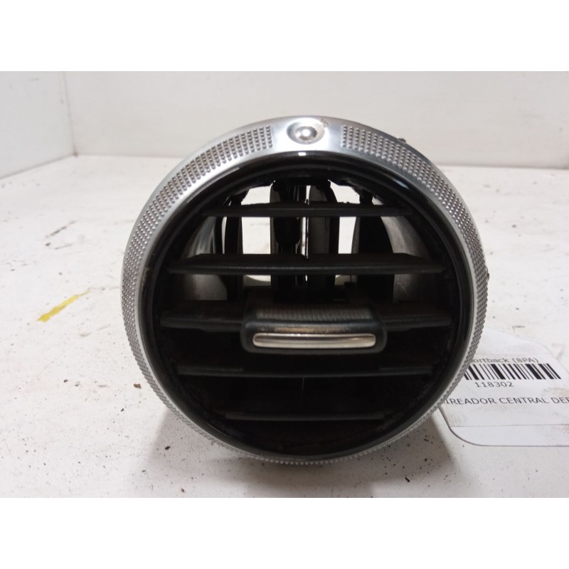 Recambio de aireador central derecho para audi a3 sportback (8pa) 1.6 tdi referencia OEM IAM 8P0820901  
