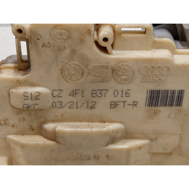 Recambio de cerradura puerta delantera derecha para audi a3 sportback (8pa) 1.6 tdi referencia OEM IAM 4F1837016  