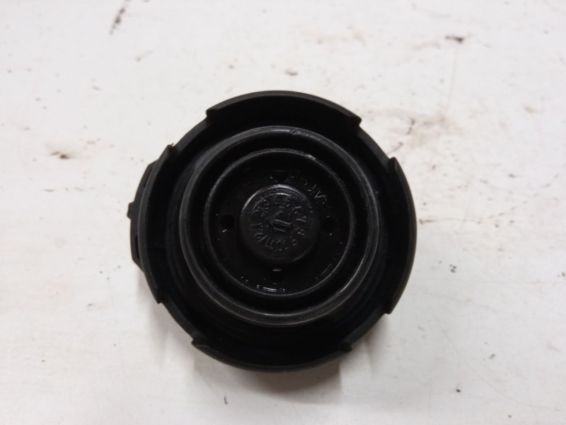 Recambio de tapa exterior combustible para audi a3 sportback (8pa) 1.6 tdi referencia OEM IAM   