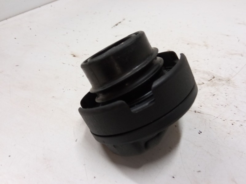 Recambio de tapa exterior combustible para audi a3 sportback (8pa) 1.6 tdi referencia OEM IAM   