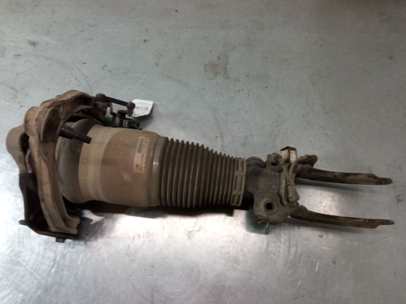 Recambio de amortiguador neumatico delantero izquierdo para volkswagen touareg (7la, 7l6, 7l7) 2.5 r5 tdi referencia OEM IAM 7L6