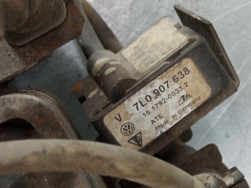 Recambio de amortiguador neumatico delantero izquierdo para volkswagen touareg (7la, 7l6, 7l7) 2.5 r5 tdi referencia OEM IAM 7L6