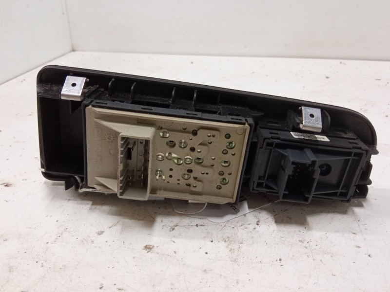 Recambio de mando elevalunas delantero izquierdo para fiat grande punto (199_) 1.4 (199axb11, 199axb1a, 199bxb1a, 199axl1a) refe