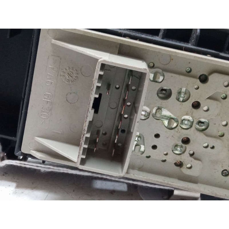 Recambio de mando elevalunas delantero izquierdo para fiat grande punto (199_) 1.4 (199axb11, 199axb1a, 199bxb1a, 199axl1a) refe