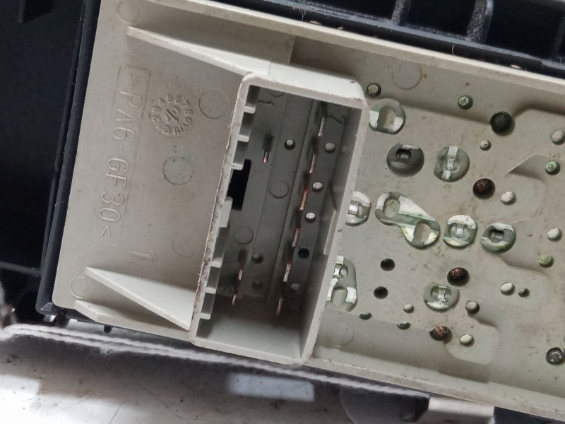 Recambio de mando elevalunas delantero izquierdo para fiat grande punto (199_) 1.4 (199axb11, 199axb1a, 199bxb1a, 199axl1a) refe