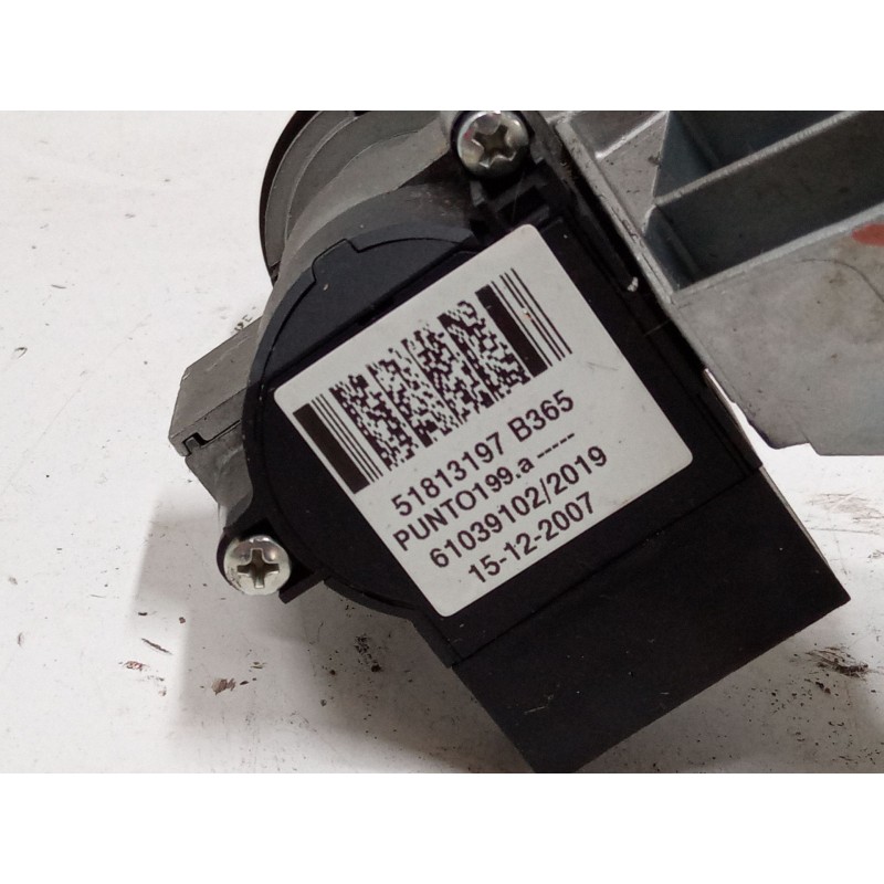 Recambio de clausor para fiat grande punto (199_) 1.4 (199axb11, 199axb1a, 199bxb1a, 199axl1a) referencia OEM IAM 51813197  