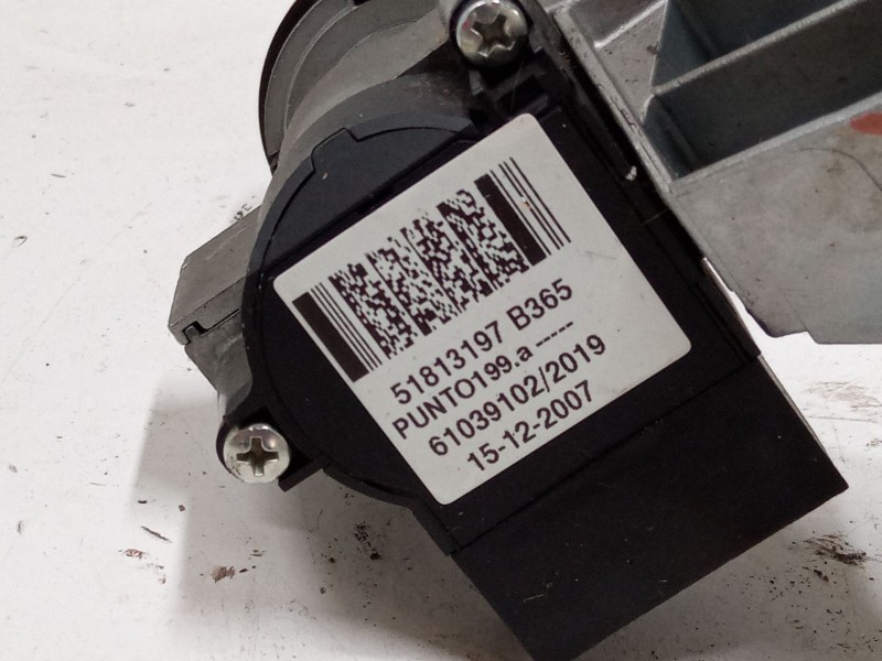 Recambio de clausor para fiat grande punto (199_) 1.4 (199axb11, 199axb1a, 199bxb1a, 199axl1a) referencia OEM IAM 51813197  