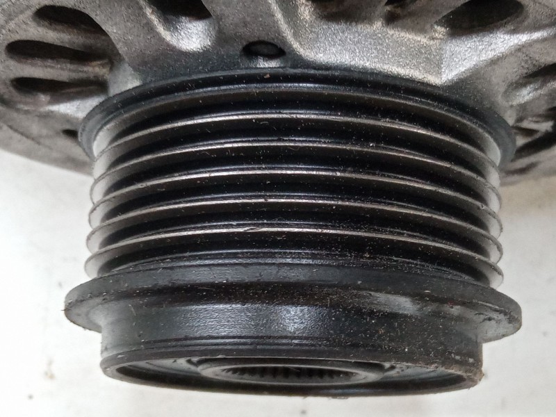 Recambio de alternador para opel astra h station wagon (a04) 1.7 cdti (l35) referencia OEM IAM   