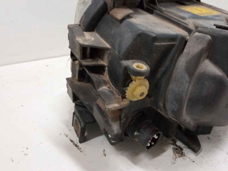 Recambio de faro izquierdo para audi a4 b5 avant (8d5) 1.8 referencia OEM IAM 8D0941003  