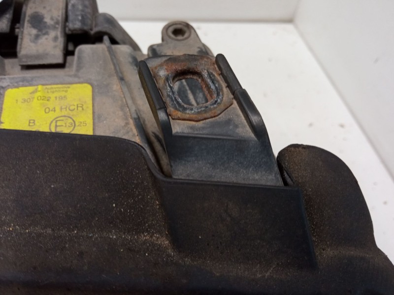 Recambio de faro derecho para audi a4 b5 avant (8d5) 1.8 referencia OEM IAM 8D0941030  