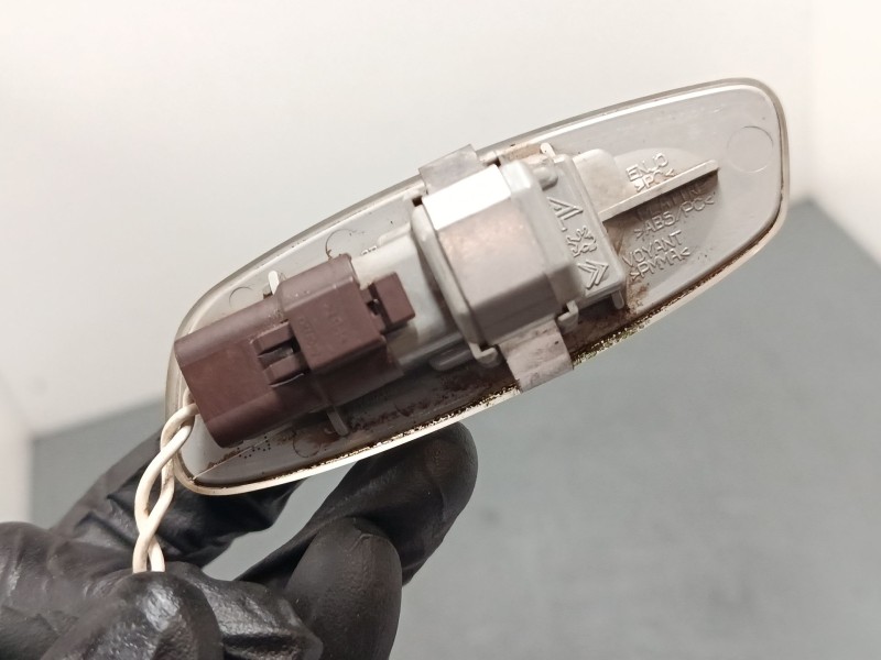 Recambio de intermitente retrovisor derecho para peugeot 207/207+ (wa_, wc_) 1.6 hdi referencia OEM IAM   
