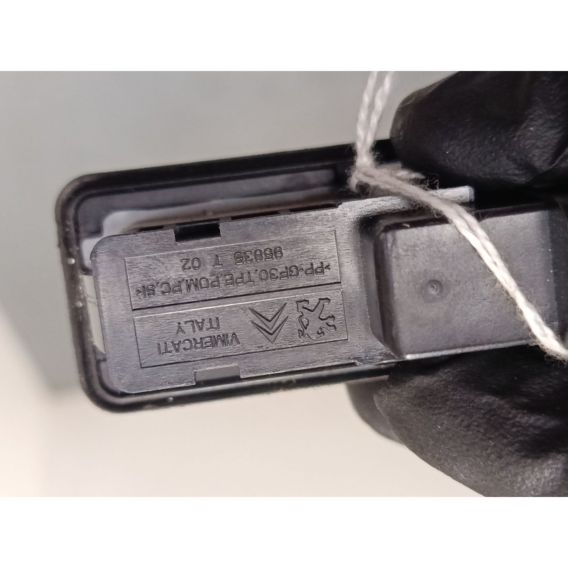 Recambio de maneta exterior electrica porton para peugeot 208 i (ca_, cc_) 1.2 vti 82 referencia OEM IAM   