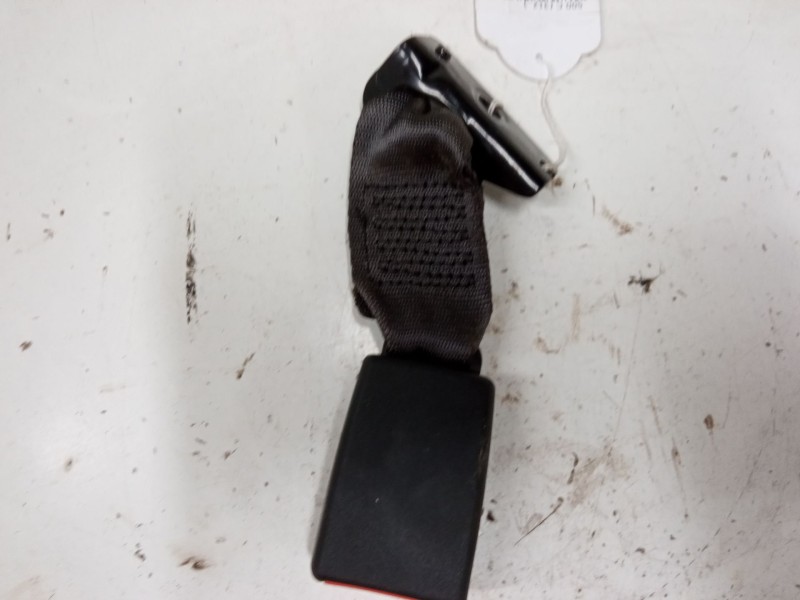 Recambio de anclaje cinturon trasero derecho para fiat 500 c (312_) 1.2 (312cxa1a, 312axa1a) referencia OEM IAM   