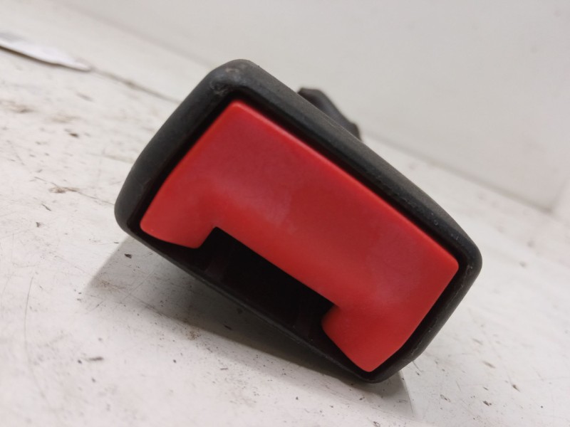 Recambio de anclaje cinturon trasero izquierdo para fiat 500 c (312_) 1.2 (312cxa1a, 312axa1a) referencia OEM IAM   