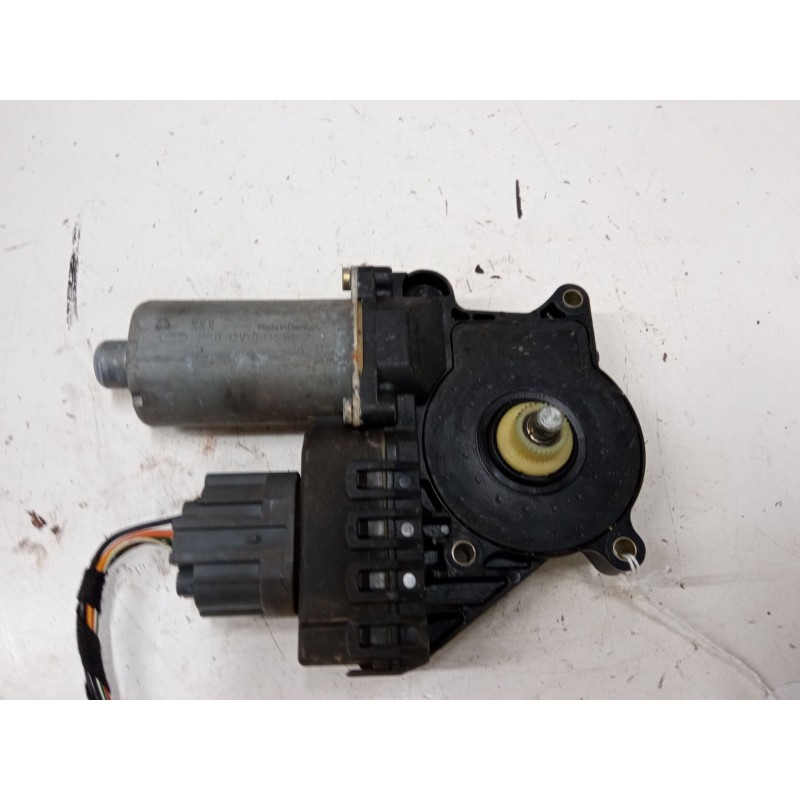 Recambio de motor elevaluna delantero izquierdo para ford mondeo iii (b5y) 2.0 16v referencia OEM IAM 0130821720  