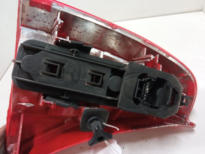 Recambio de piloto trasero derecho para renault clio ii (bb_, cb_) 1.9 dti (b/cb0u) referencia OEM IAM   