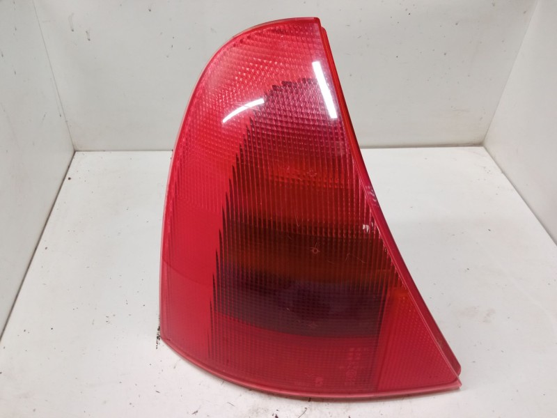Recambio de piloto trasero izquierdo para renault clio ii (bb_, cb_) 1.9 dti (b/cb0u) referencia OEM IAM   
