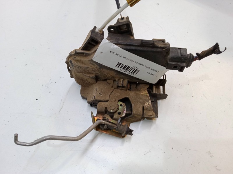 Recambio de cerradura puerta trasera derecha para audi a6 c5 (4b2) 2.5 tdi quattro referencia OEM IAM   