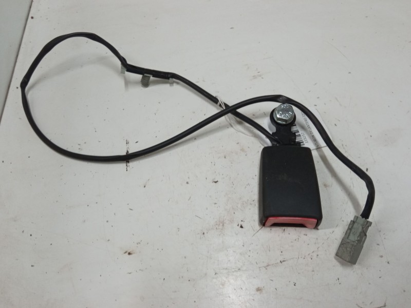 Recambio de anclaje cinturon delantero izquierdo para fiat 500 c (312_) 1.2 (312cxa1a, 312axa1a) referencia OEM IAM   
