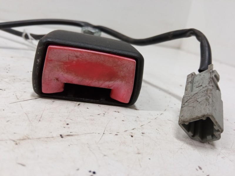 Recambio de anclaje cinturon delantero izquierdo para fiat 500 c (312_) 1.2 (312cxa1a, 312axa1a) referencia OEM IAM   