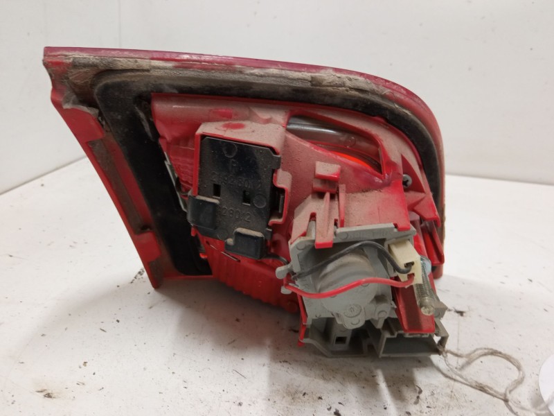 Recambio de piloto trasero porton derecho para audi a3 sportback (8pa) 1.6 tdi referencia OEM IAM 8P4945258C  