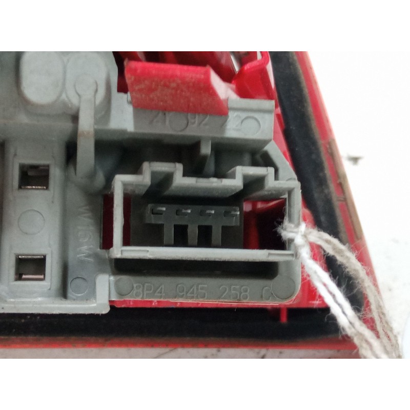 Recambio de piloto trasero porton derecho para audi a3 sportback (8pa) 1.6 tdi referencia OEM IAM 8P4945258C  