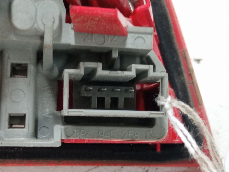 Recambio de piloto trasero porton derecho para audi a3 sportback (8pa) 1.6 tdi referencia OEM IAM 8P4945258C  