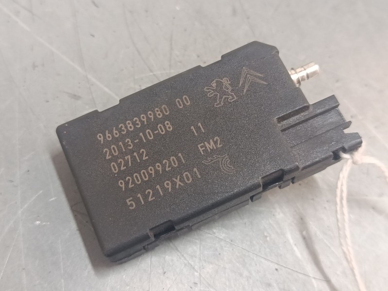 Recambio de amplificador antena para citroën c4 picasso ii 1.6 hdi 90 referencia OEM IAM 966383998000  