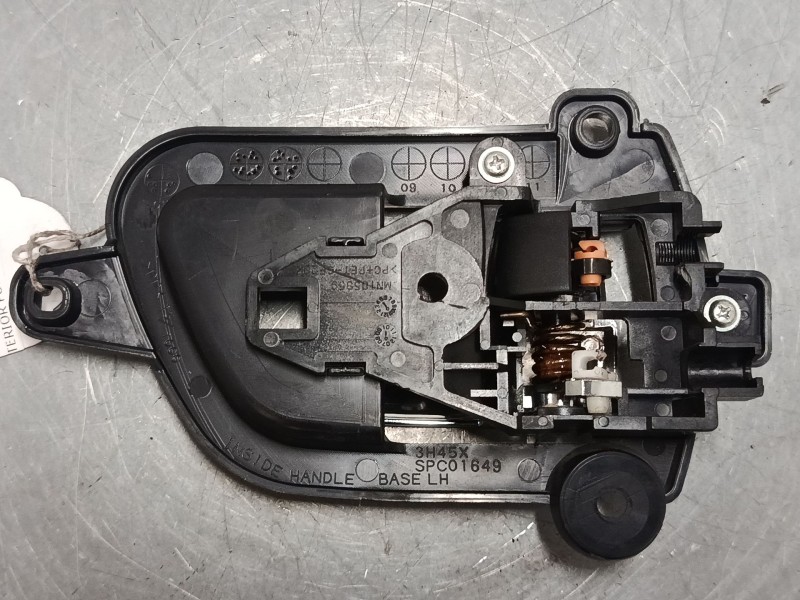 Recambio de maneta interior puerta delantera izquierda para mitsubishi outlander ii (cw_w) 2.0 di-d (cw8w) referencia OEM IAM   