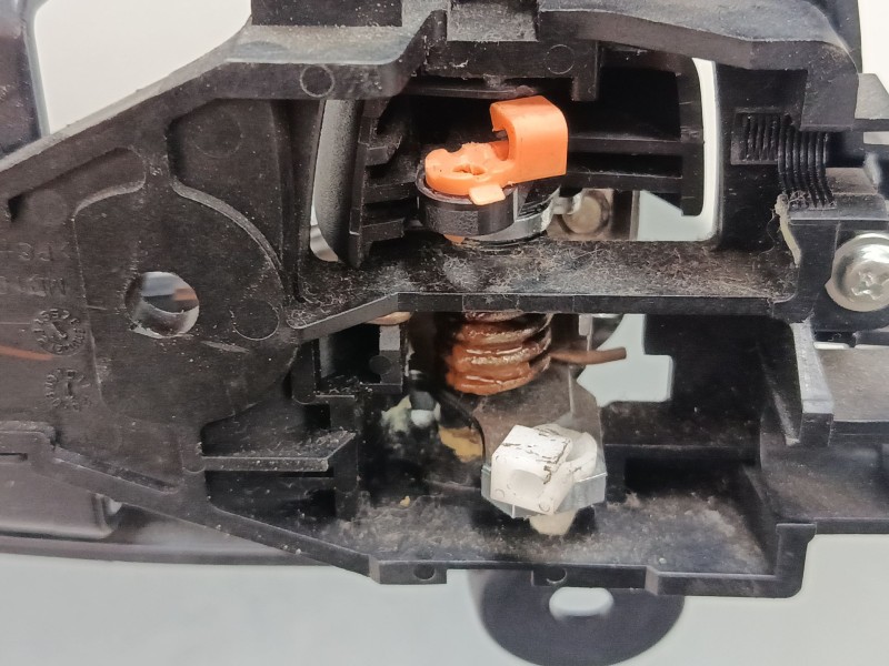 Recambio de maneta interior puerta delantera izquierda para mitsubishi outlander ii (cw_w) 2.0 di-d (cw8w) referencia OEM IAM   