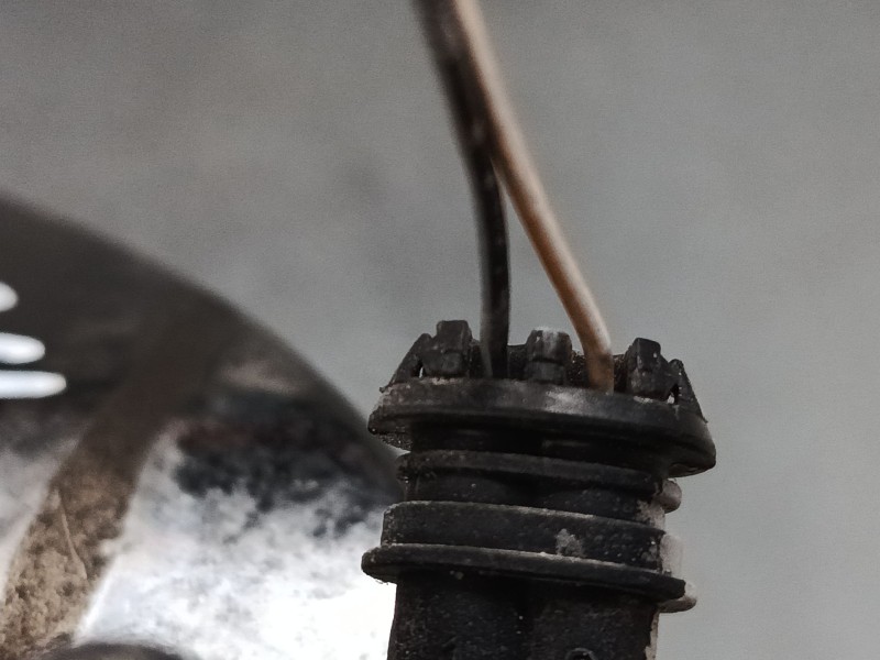 Recambio de faro antiniebla trasero izquierdo para renault megane cc (ez0/1_) 1.2 tce (ez16) referencia OEM IAM   