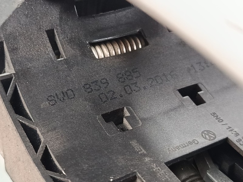 Recambio de maneta exterior puerta trasera izquierda para audi a3 (8v1, 8vk) 1.6 tdi referencia OEM IAM 8V0839885  