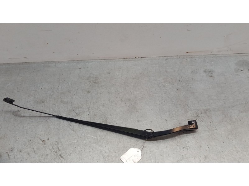 Recambio de brazo limpia delantero derecho para opel insignia a (g09) 2.0 cdti (68) referencia OEM IAM   