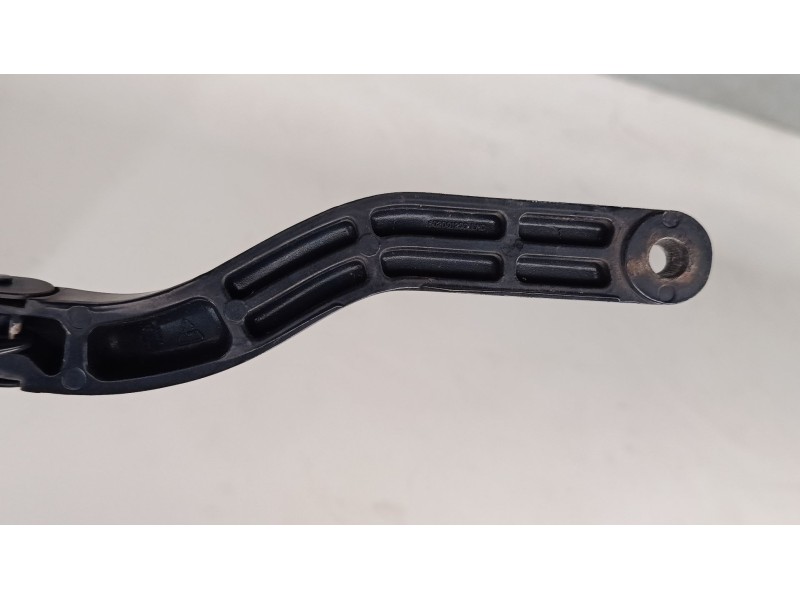 Recambio de brazo limpia delantero izquierdo para opel vectra c (z02) 1.9 cdti (f69) referencia OEM IAM   