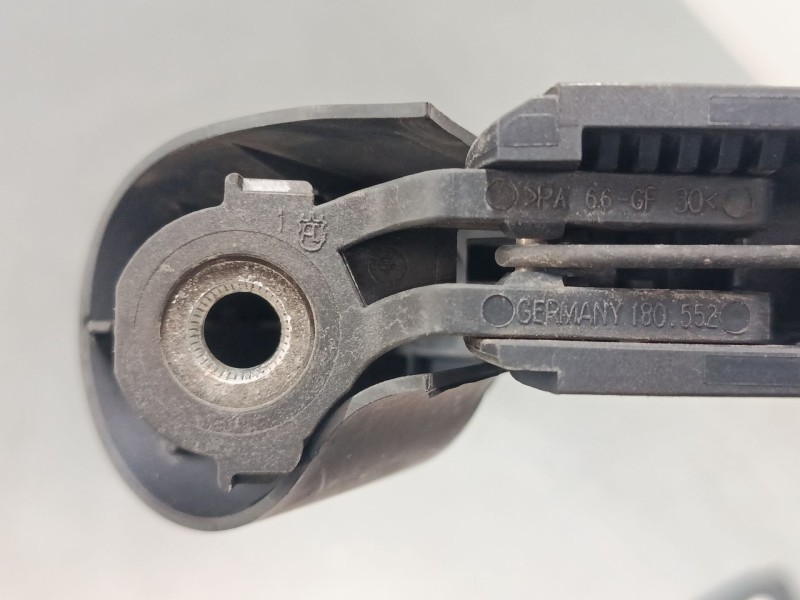 Recambio de brazo limpia trasero para volkswagen polo iv (9n_, 9a_) 1.4 tdi referencia OEM IAM   