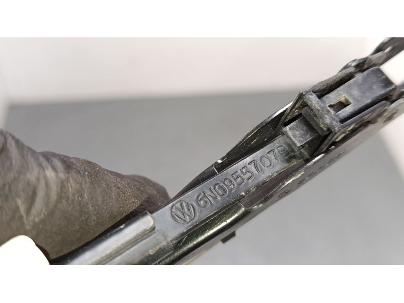 Recambio de brazo limpia trasero para volkswagen polo iii (6n1) 60 1.4 referencia OEM IAM   