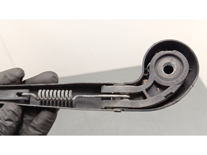 Recambio de brazo limpia trasero para seat leon (1m1) 1.9 tdi referencia OEM IAM   