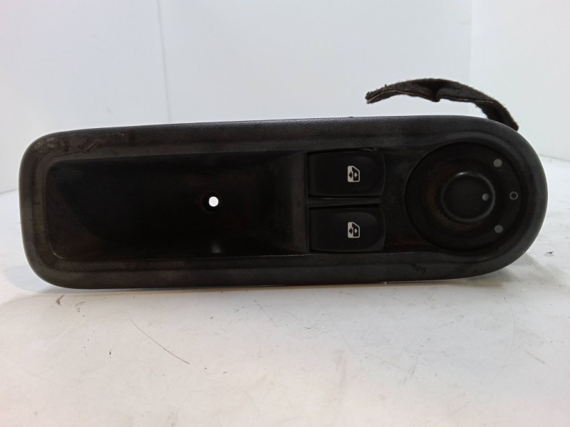 Recambio de mando elevalunas delantero izquierdo para renault clio iii (br0/1, cr0/1) 1.5 dci (br17, cr17) referencia OEM IAM   