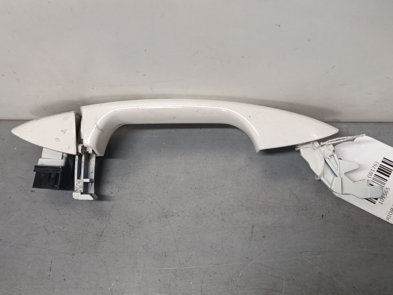 Recambio de maneta exterior puerta delantera derecha para mercedes-benz clase a (w176) a 220 d (176.003) referencia OEM IAM A204