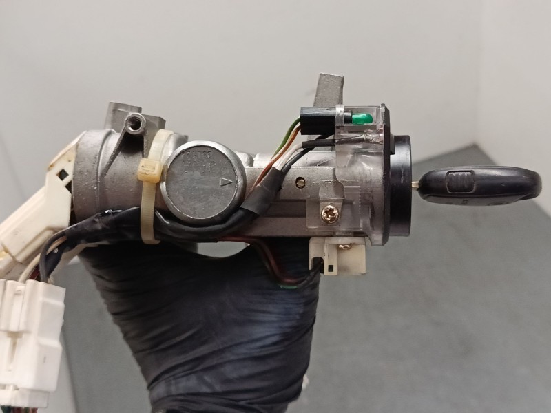 Recambio de clausor para kia carens iii monospace (un) 2.0 crdi 140 referencia OEM IAM   