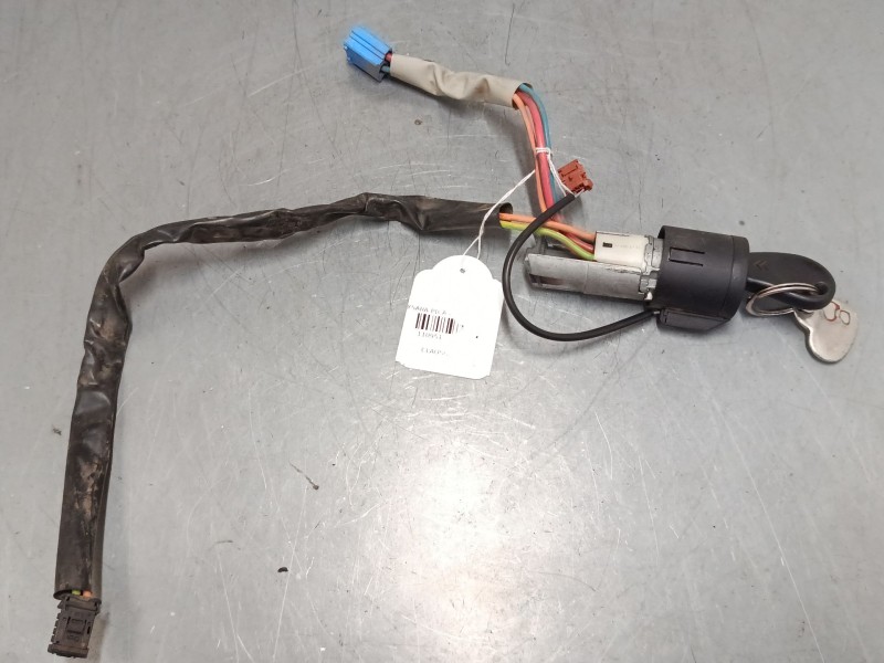 Recambio de clausor para citroën xsara picasso (n68) 1.6 hdi referencia OEM IAM 9641551180  