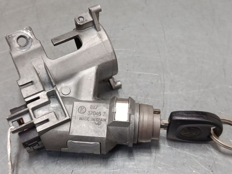 Recambio de clausor para volkswagen polo iii (6n1) 60 1.4 referencia OEM IAM 357905851  