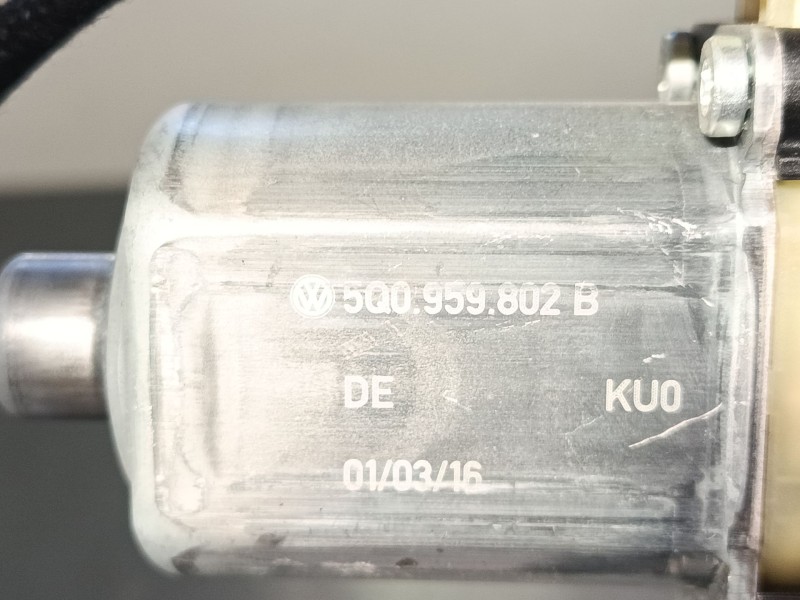 Recambio de motor elevaluna delantero izquierdo para audi a3 (8v1, 8vk) 1.6 tdi referencia OEM IAM E850202100  