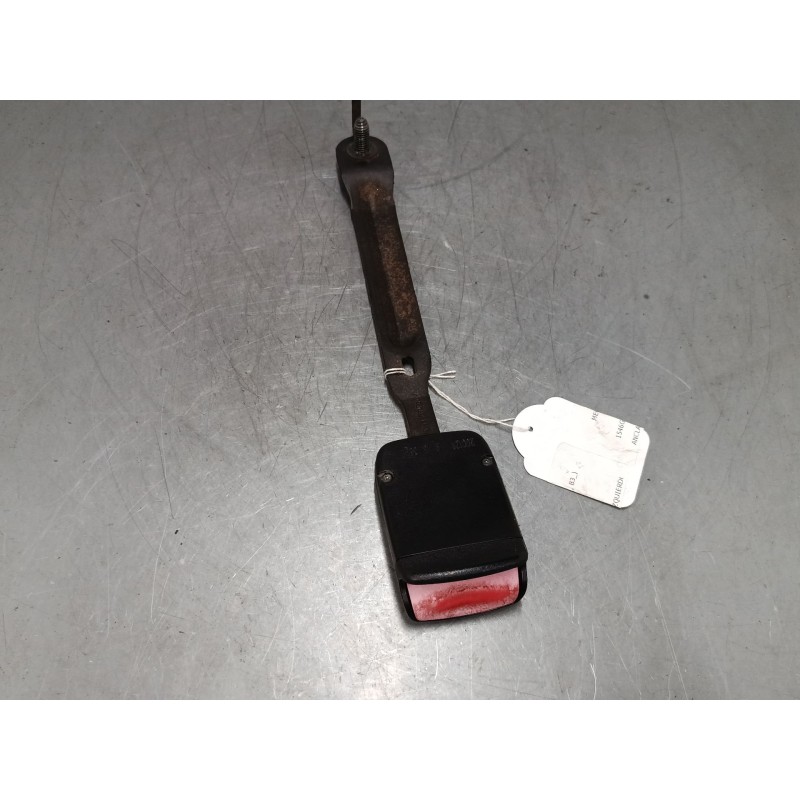 Recambio de anclaje cinturon delantero izquierdo para renault megane iii hatchback (bz0/1_, b3_) 1.6 16v (bz0h) referencia OEM I