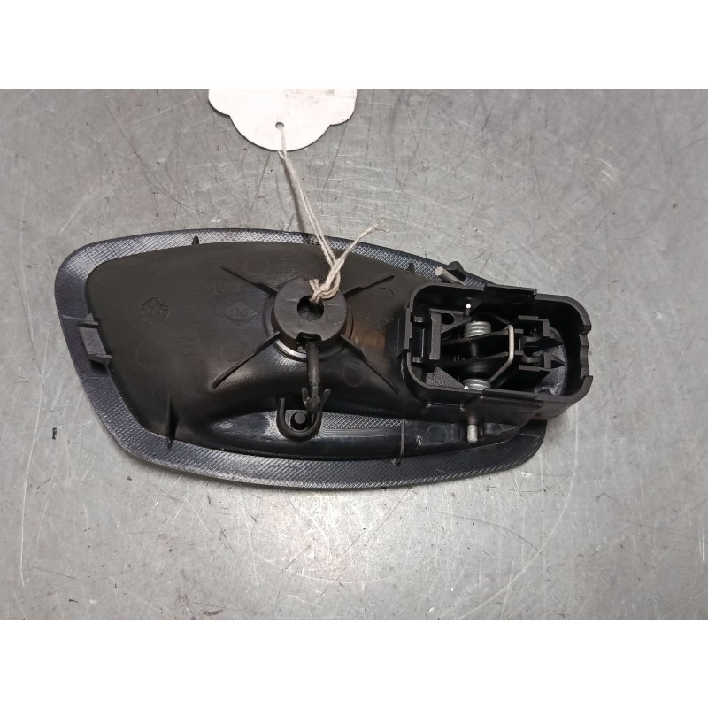 Recambio de maneta interior puerta trasera izquierda para renault megane iii hatchback (bz0/1_, b3_) 1.6 16v (bz0h) referencia O