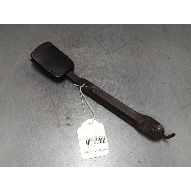Recambio de anclaje cinturon delantero derecho para renault megane iii hatchback (bz0/1_, b3_) 1.6 16v (bz0h) referencia OEM IAM